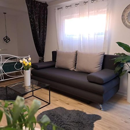 Studio Apartman Maris Apartment Zadar Exterior foto