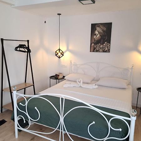 Studio Apartman Maris Apartment Zadar Exterior foto